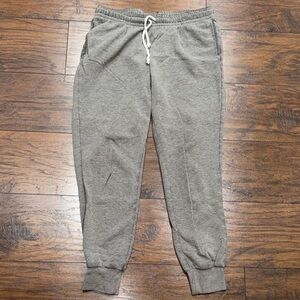 Wild Fable Women's Heather Gray Joggers with pockets size medium EUC!
